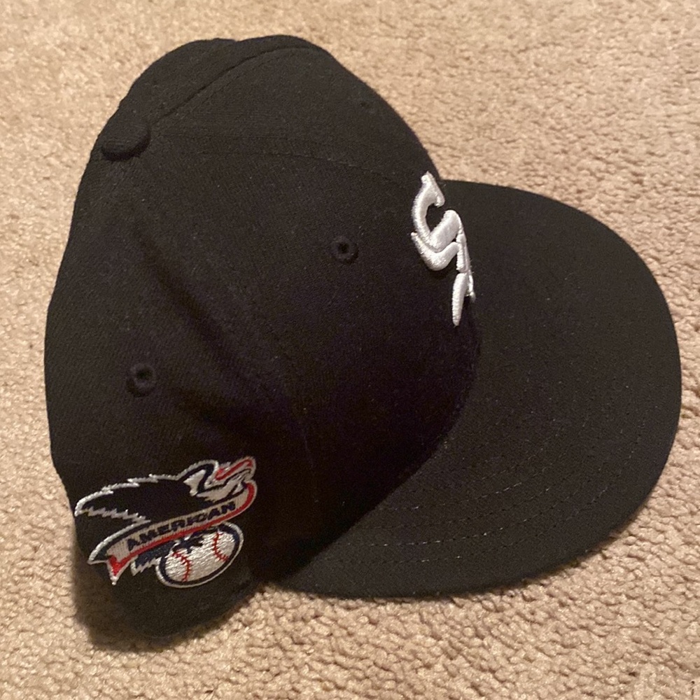 Snap back hat - Picture 2 of 3